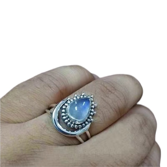 Antique Silver Teardrop Moonstone Ring - Picture 2 of 4